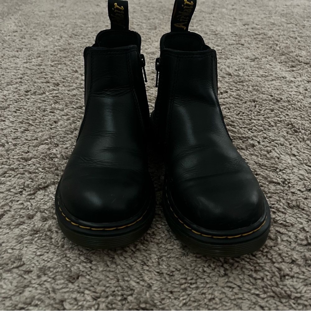 Doc Martens Black Chelsea Zip Up Boot Size 1 Kids